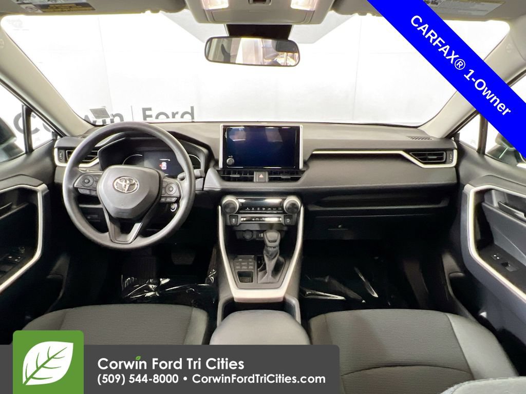 Used 2025 Toyota RAV4 LE AWD/4WD image 7