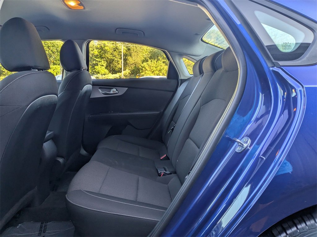 Used 2022 Kia Forte LXS image 9