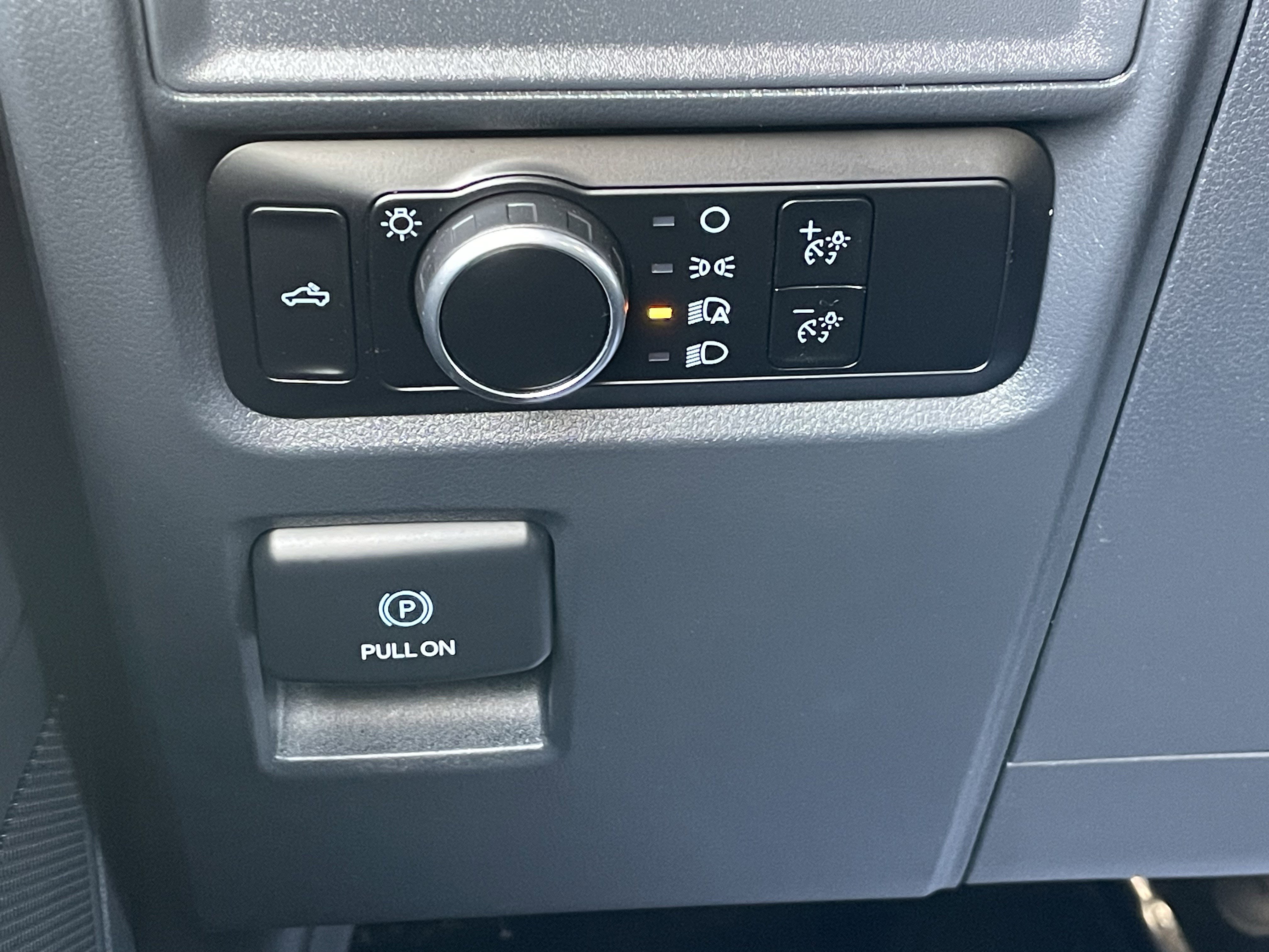 Used 2023 Ford F150 XL w/ Trailer Tow Package image 18