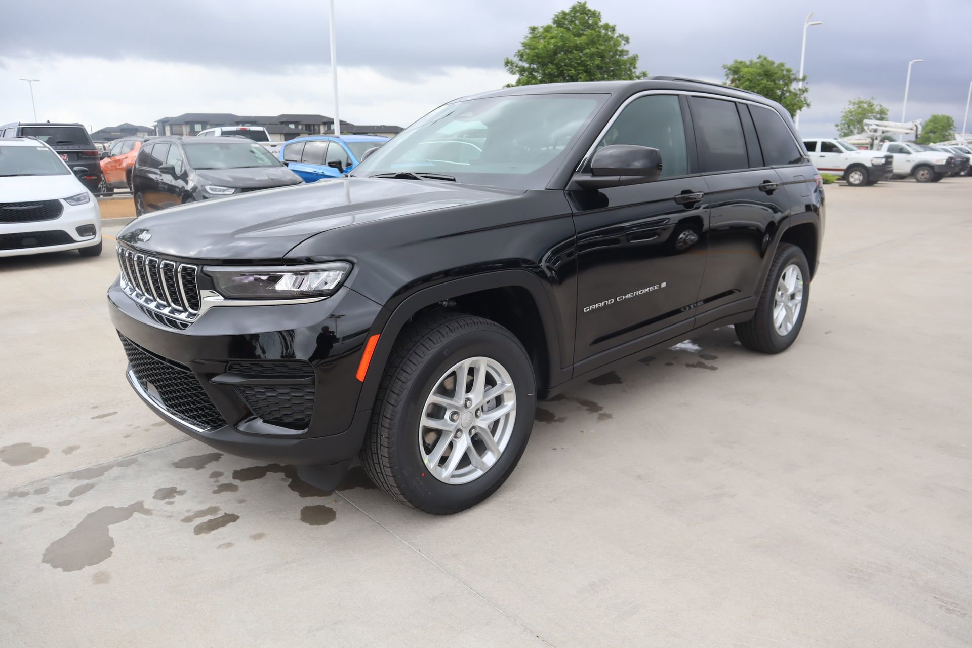 New 2026 Jeep Grand Cherokee Laredo X AWD/4WD image 10