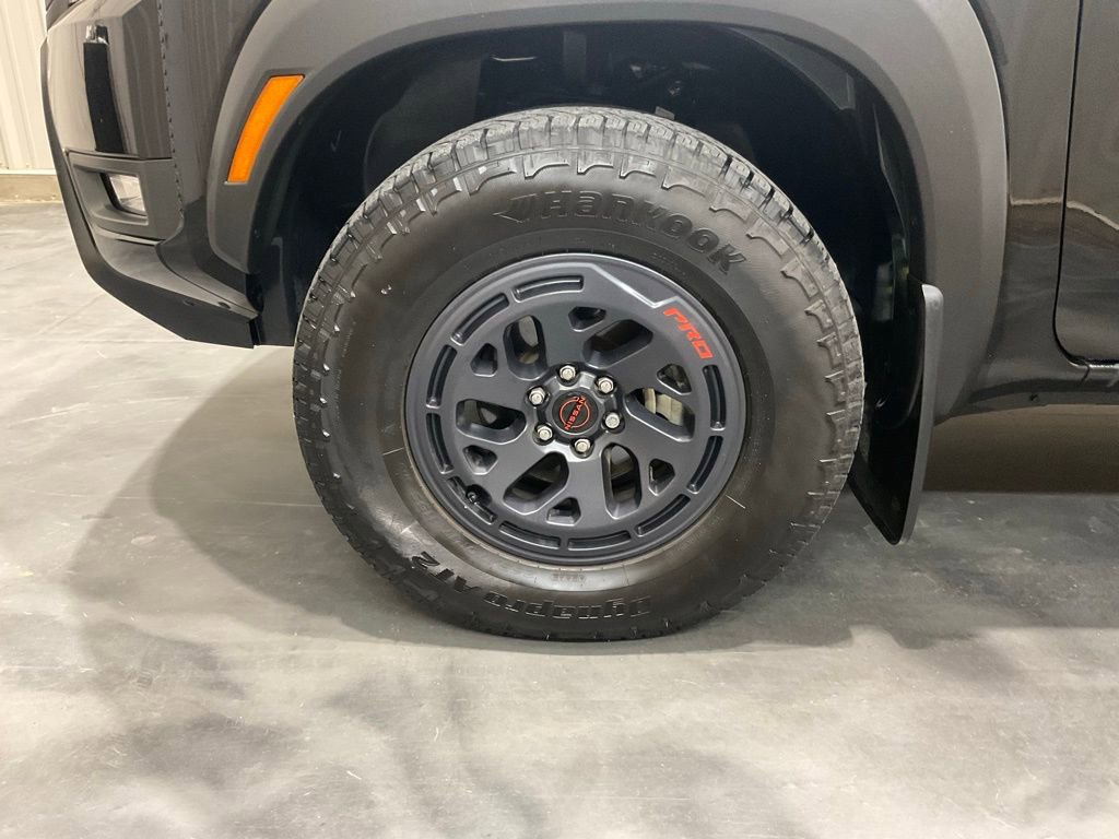 Used 2025 Nissan Frontier PRO-4X w/ Pro Premium Package image 6