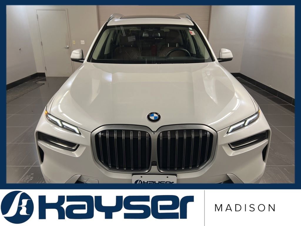 Used 2023 BMW X7 xDrive40i w/ Premium Package image 2