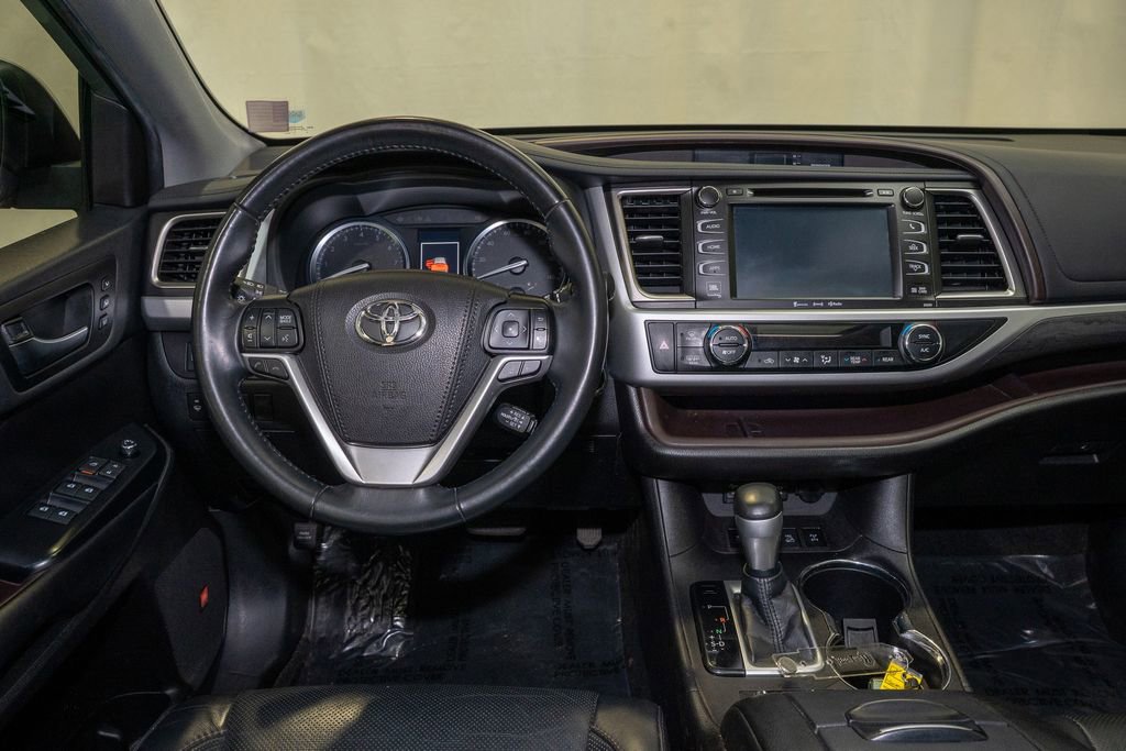 Used 2019 Toyota Highlander Limited image 7