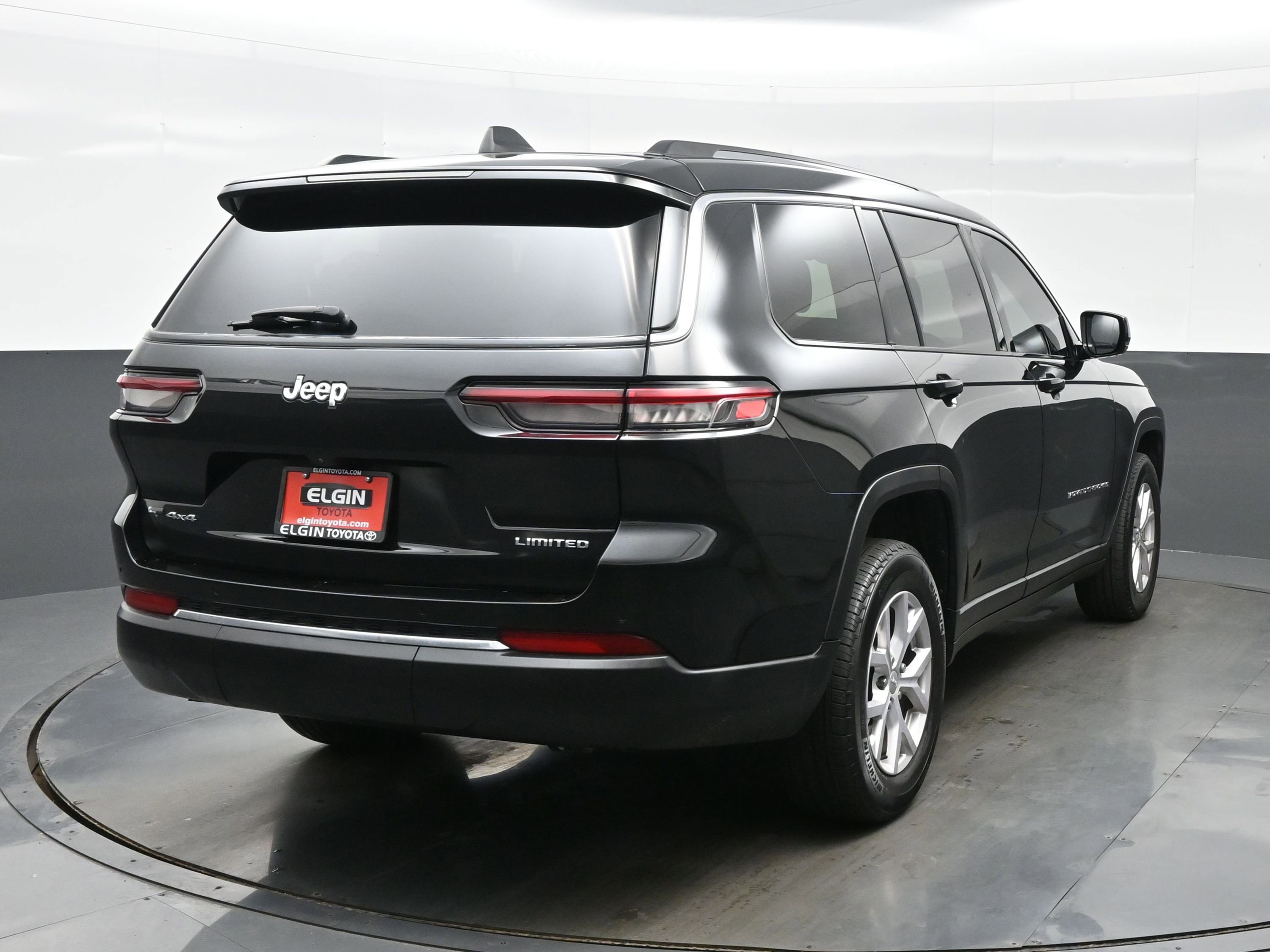 Used 2022 Jeep Grand Cherokee L Limited AWD/4WD image 5