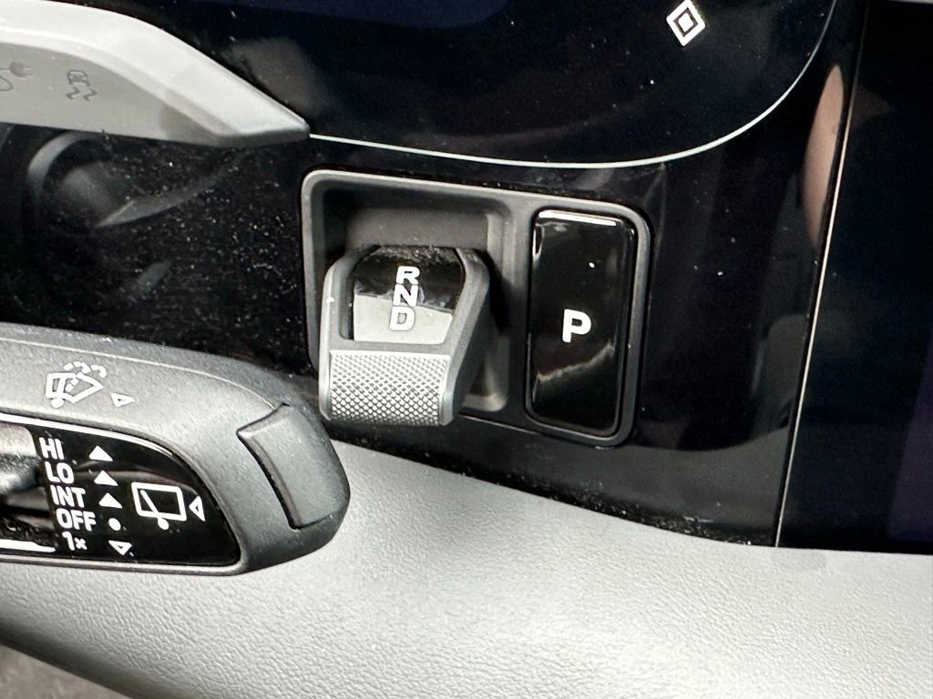 Certified 2025 Porsche Taycan 4 Cross Turismo image 32