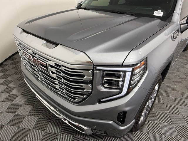 Used 2024 GMC Sierra 1500 Denali w/ Denali Reserve Package AWD/4WD image 16