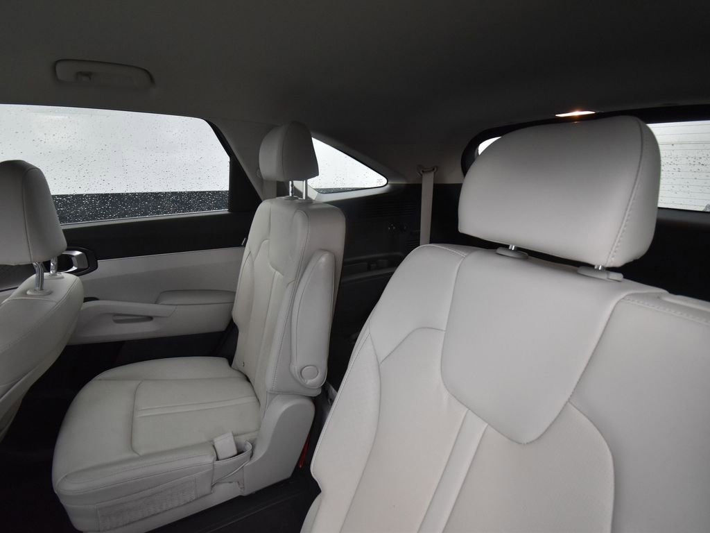 Used 2025 Kia Sorento EX image 12