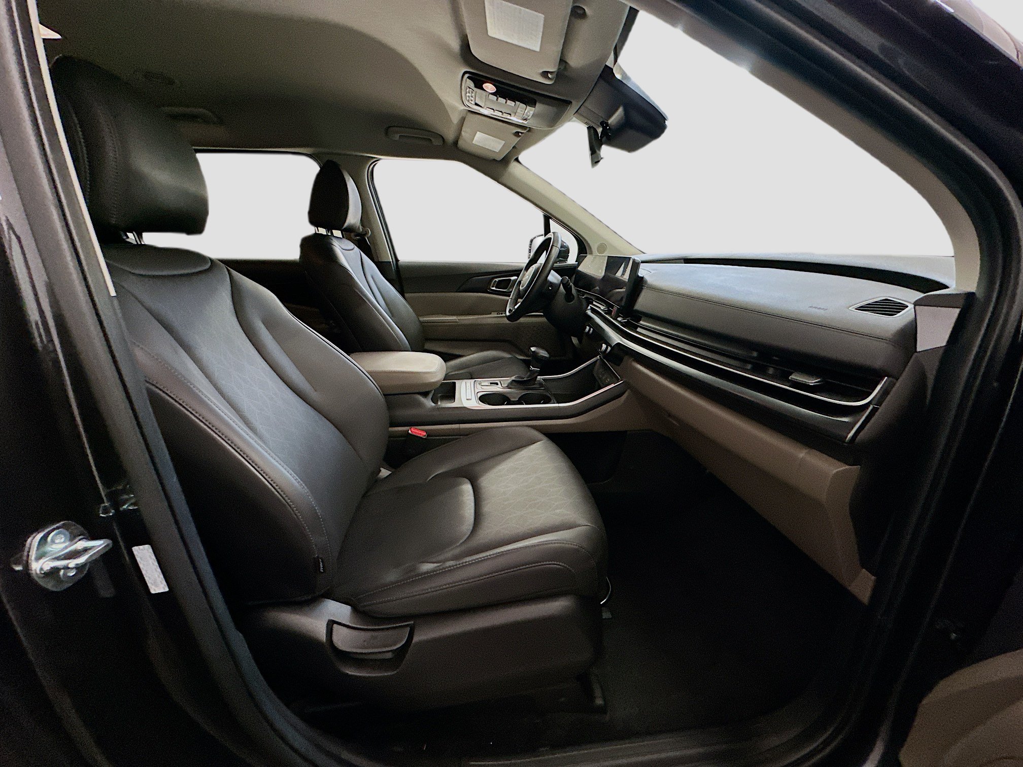 Used 2026 Kia Carnival FWD image 33