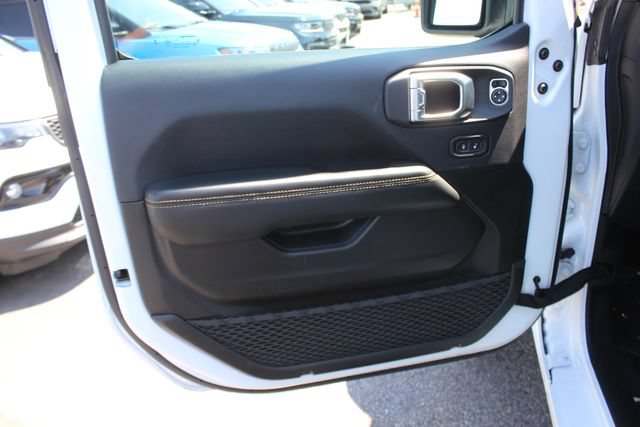 Used 2025 Jeep Wrangler Unlimited Sahara AWD/4WD image 19
