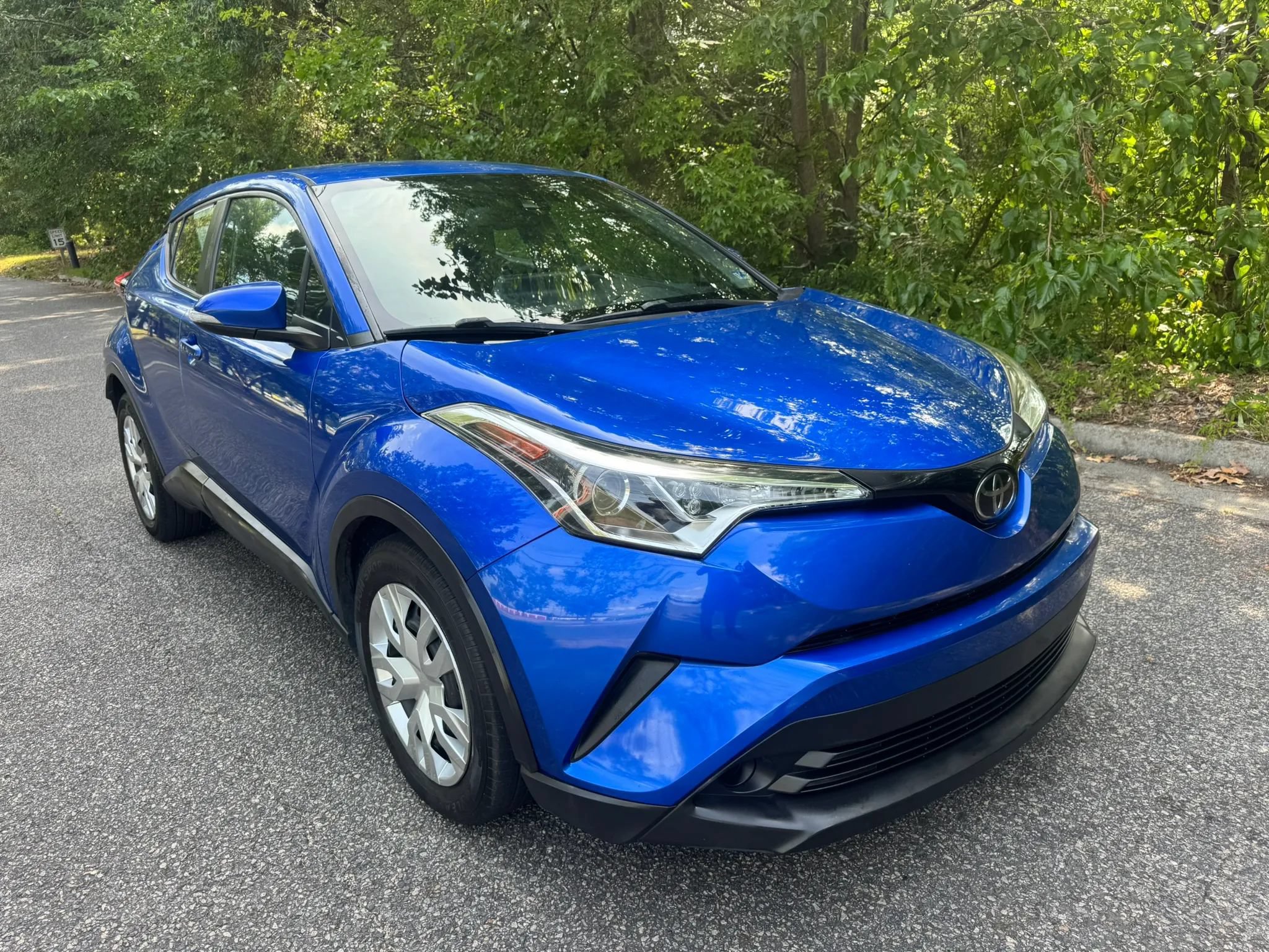 Used 2019 Toyota C-HR LE FWD image 2