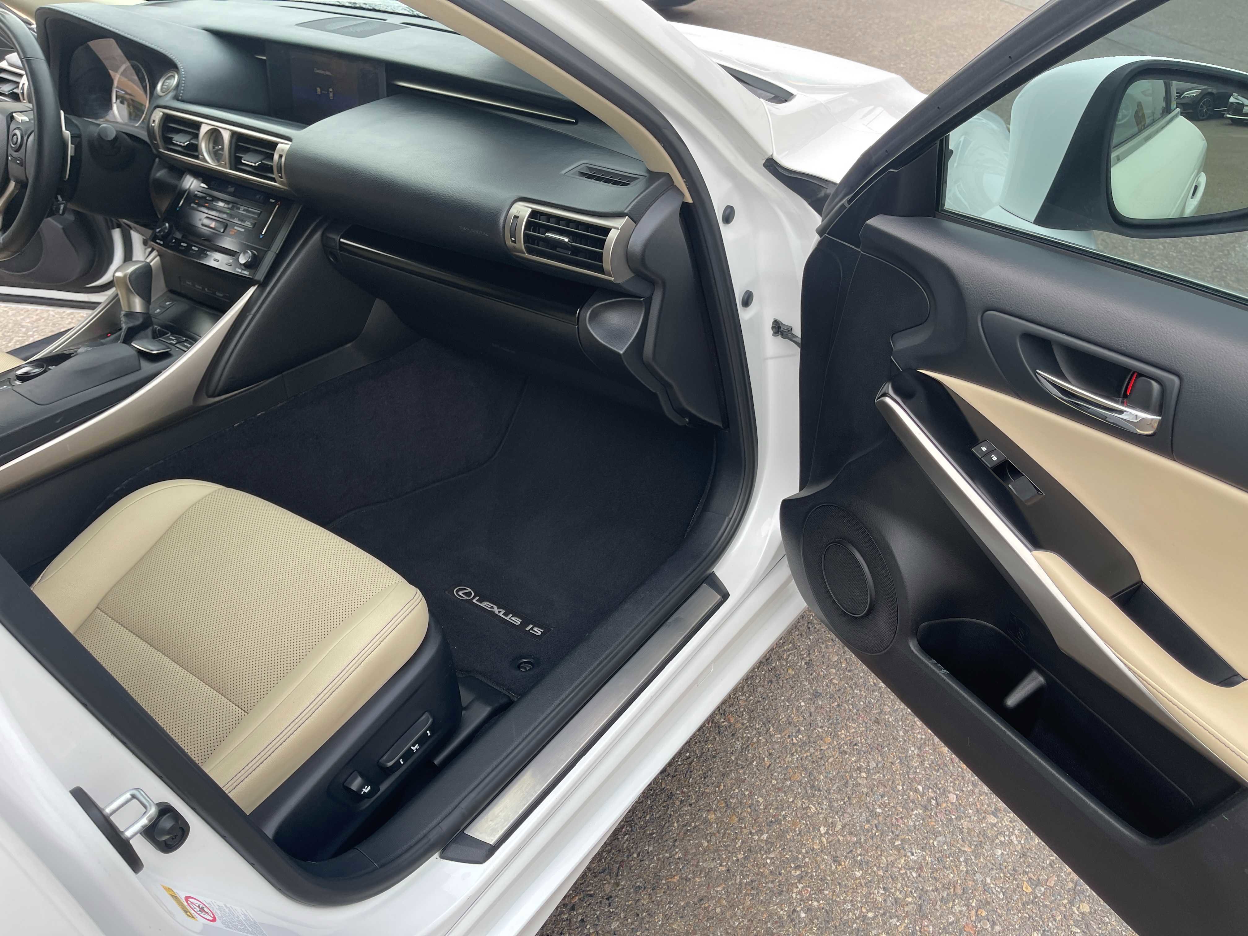 Used 2014 Lexus IS 250 w/ Navigation Package image 14