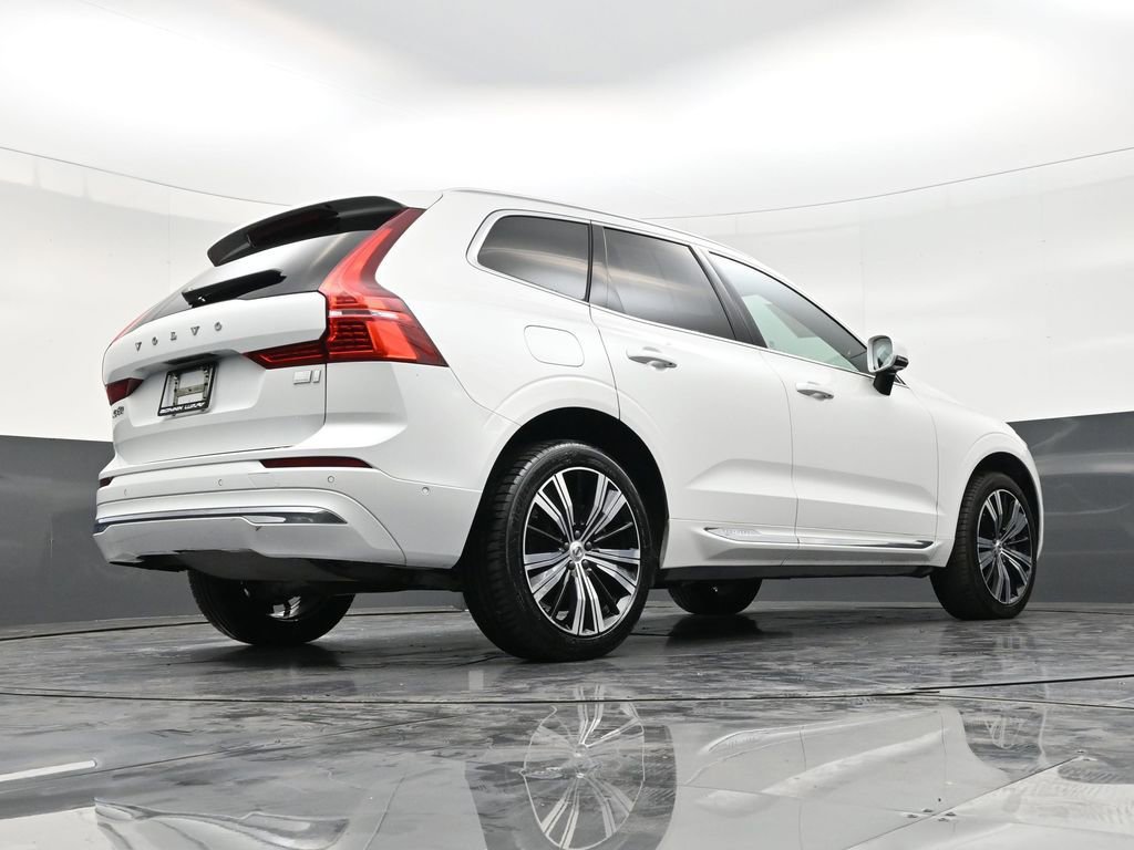 Used 2023 Volvo XC60 T8 Plus image 24