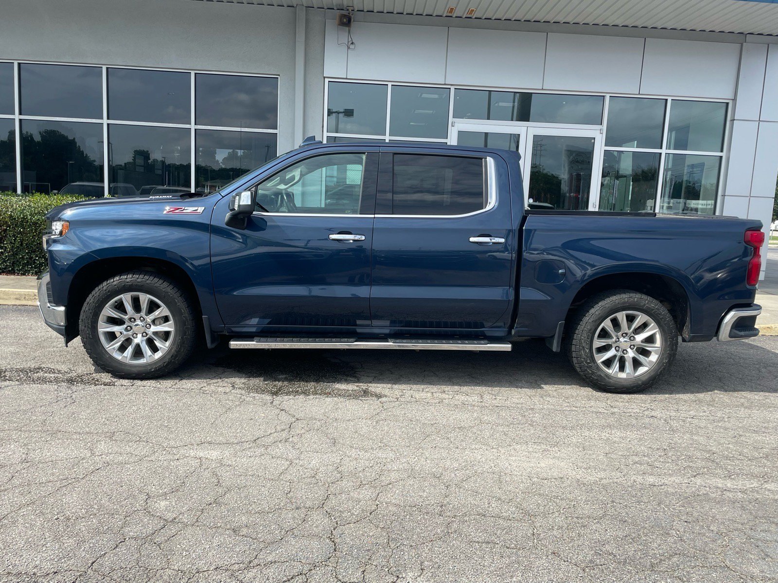 Used 2021 Chevrolet Silverado 1500 LTZ w/ LTZ Convenience Package II AWD/4WD image 2