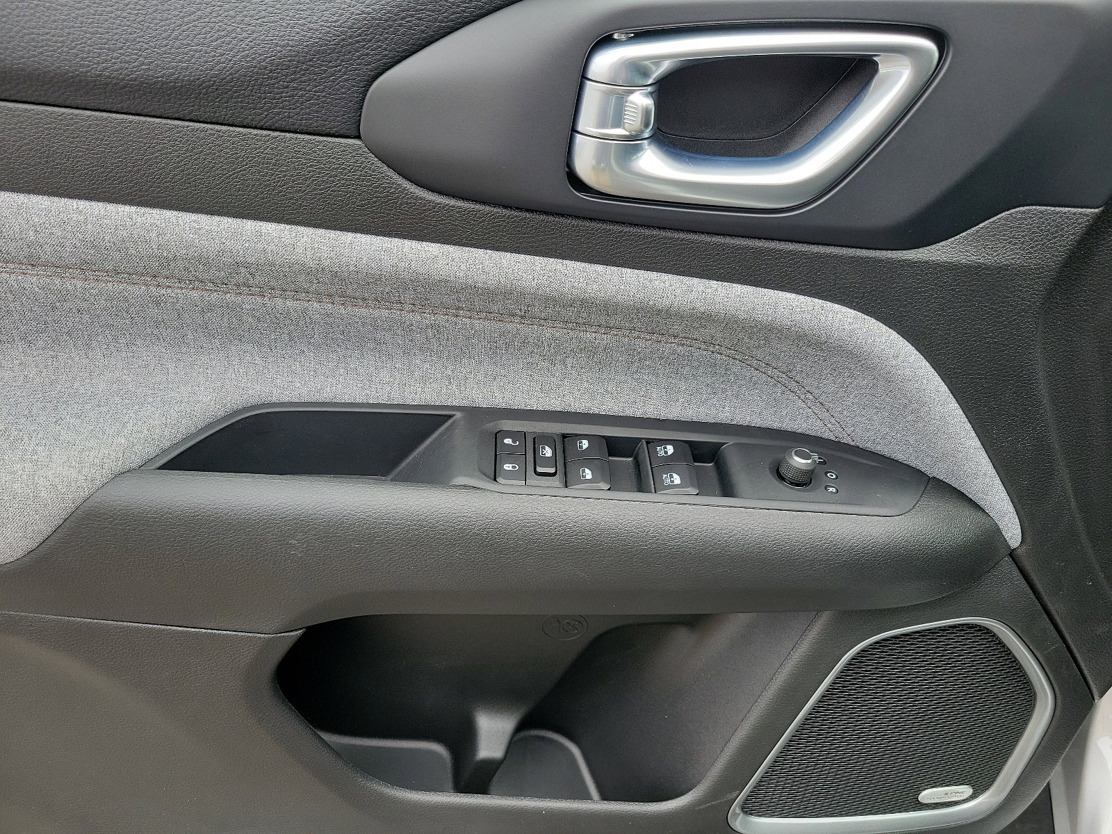 Used 2024 Jeep Compass Latitude w/ Sun and Sound Group image 7