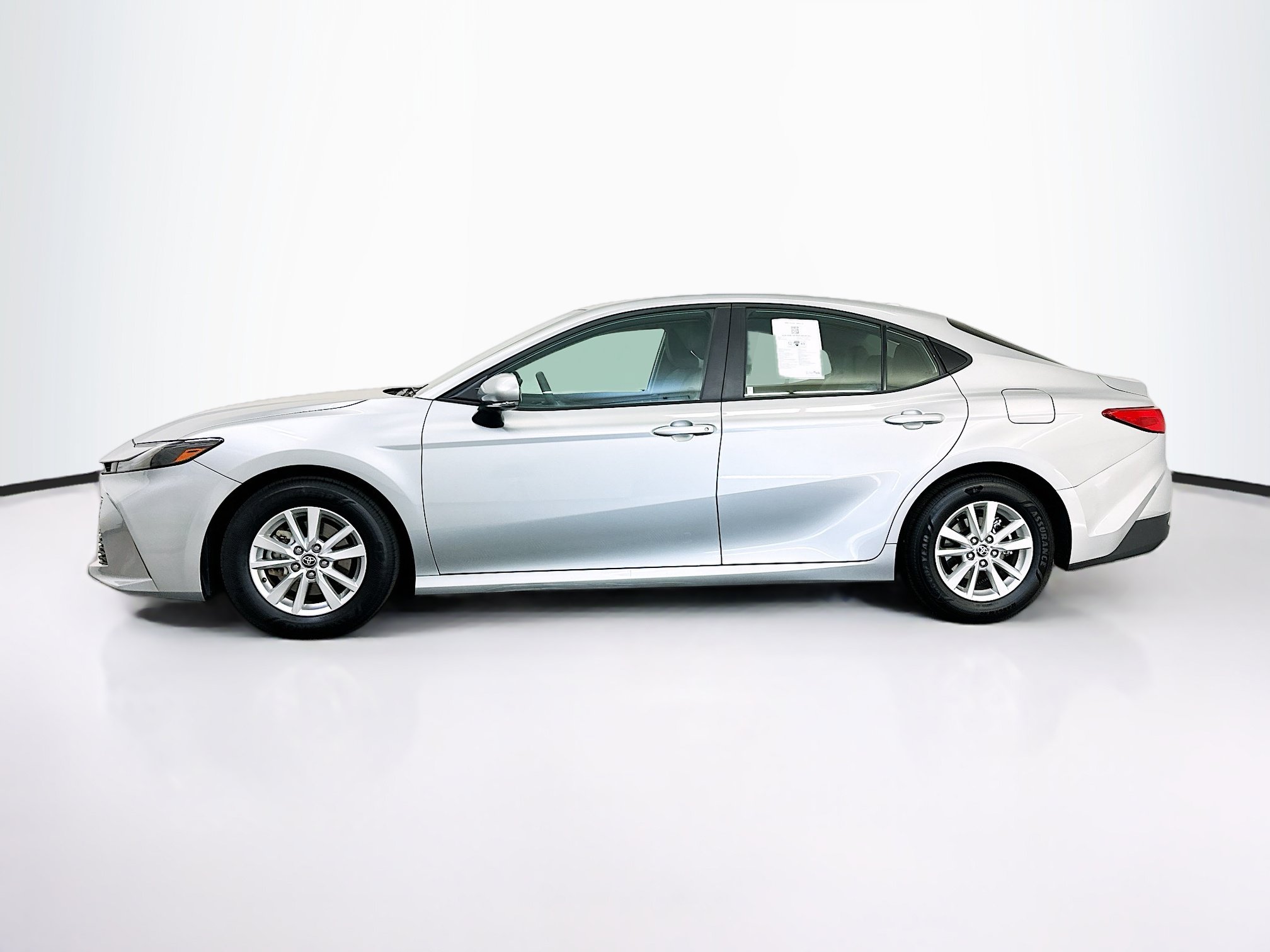 Used 2026 Toyota Camry LE FWD image 4