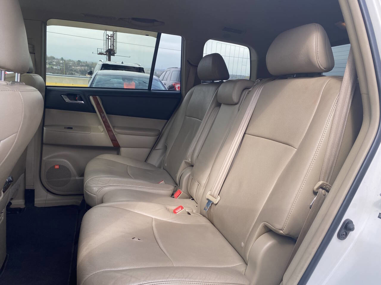 Used 2013 Toyota Highlander Limited image 15