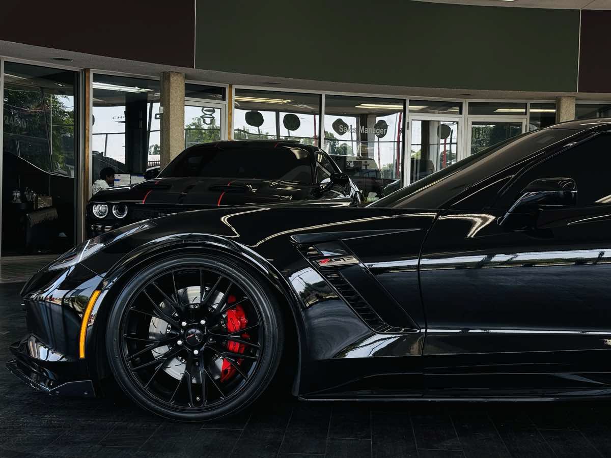 Used 2016 Chevrolet Corvette Z06 w/ 2LZ Preferred Equipment Group RWD image 14