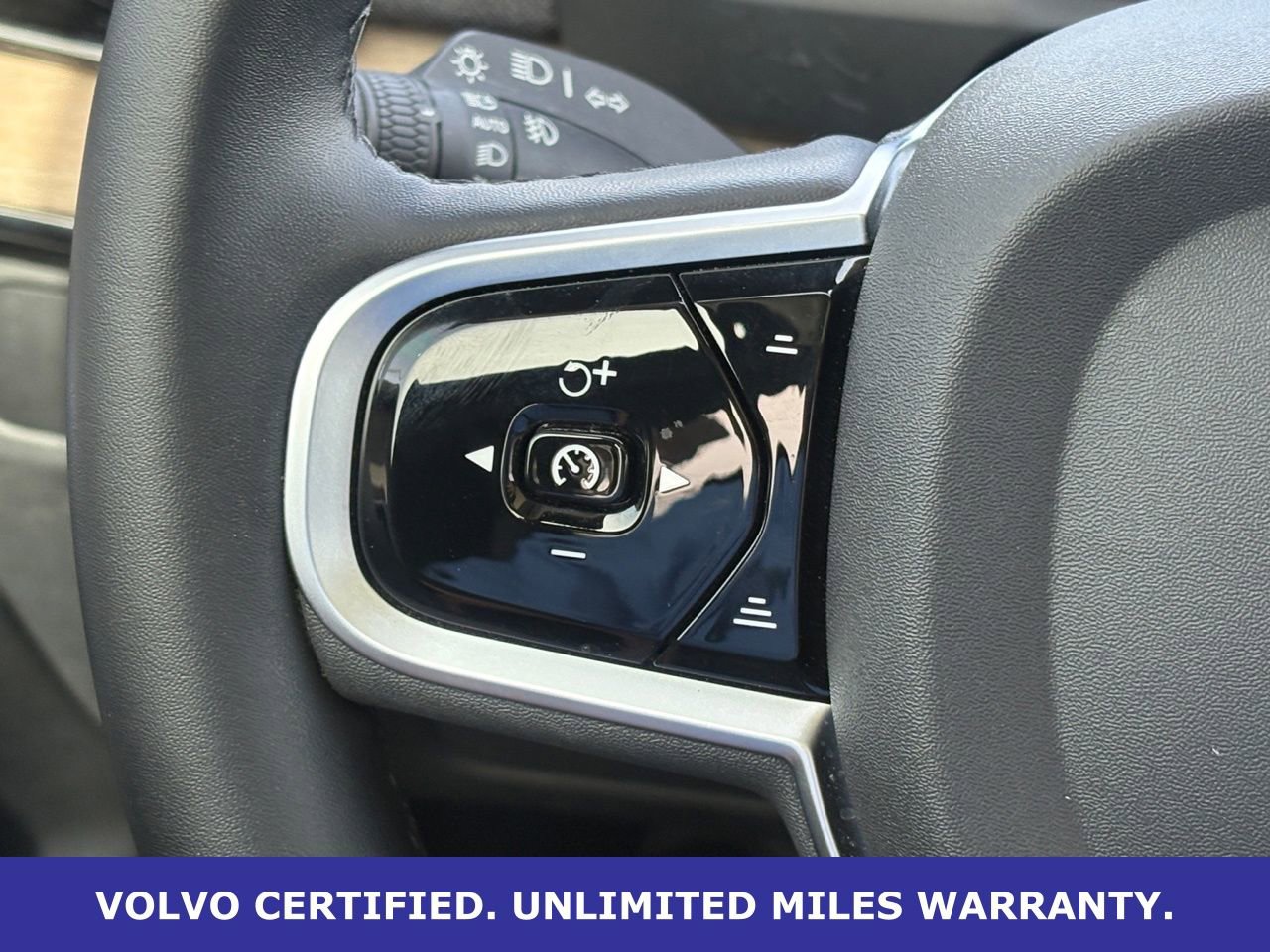 Certified 2025 Volvo XC90 B6 Plus image 19