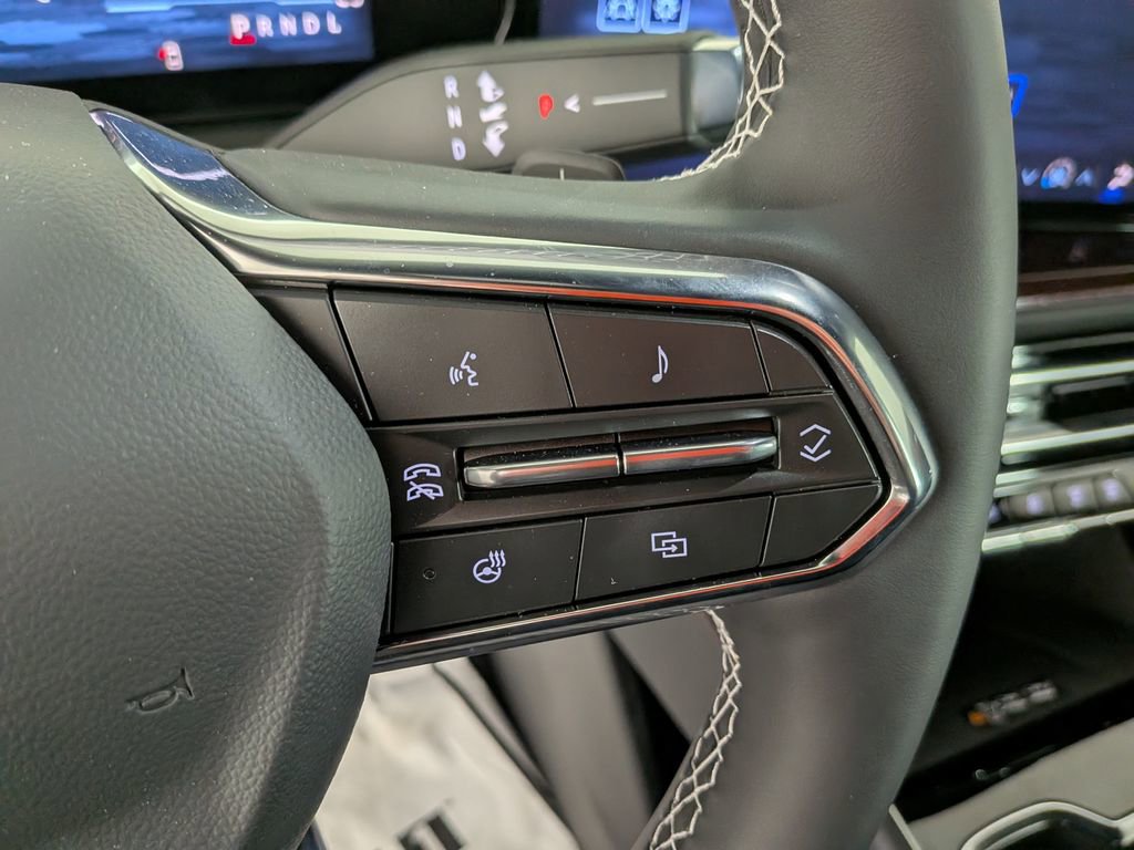 New 2026 Chevrolet Traverse Z71 w/ Driver Confidence Package image 23