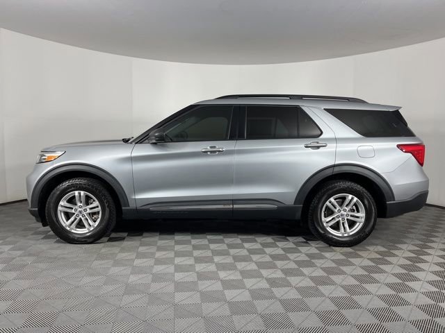 Used 2023 Ford Explorer XLT w/ Equipment Group 202A image 6