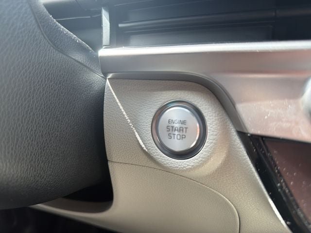 Used 2025 Kia Telluride S FWD image 36