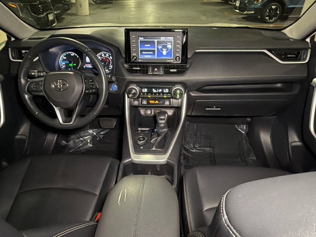 Used 2022 Toyota RAV4 XLE Premium AWD/4WD image 15