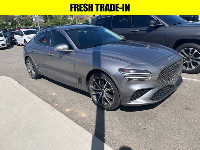 Used 2023 Genesis G70 2.0T image 1