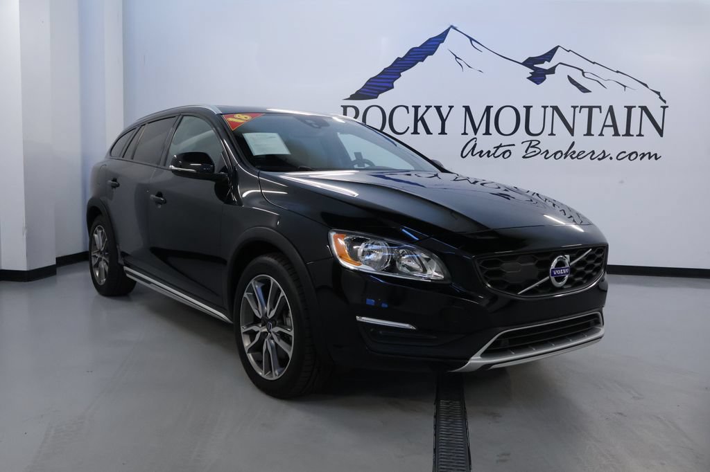 Used 2018 Volvo V60 T5 Cross Country AWD/4WD 360° Tour