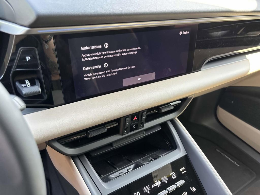 Used 2025 Porsche Macan Electric image 31