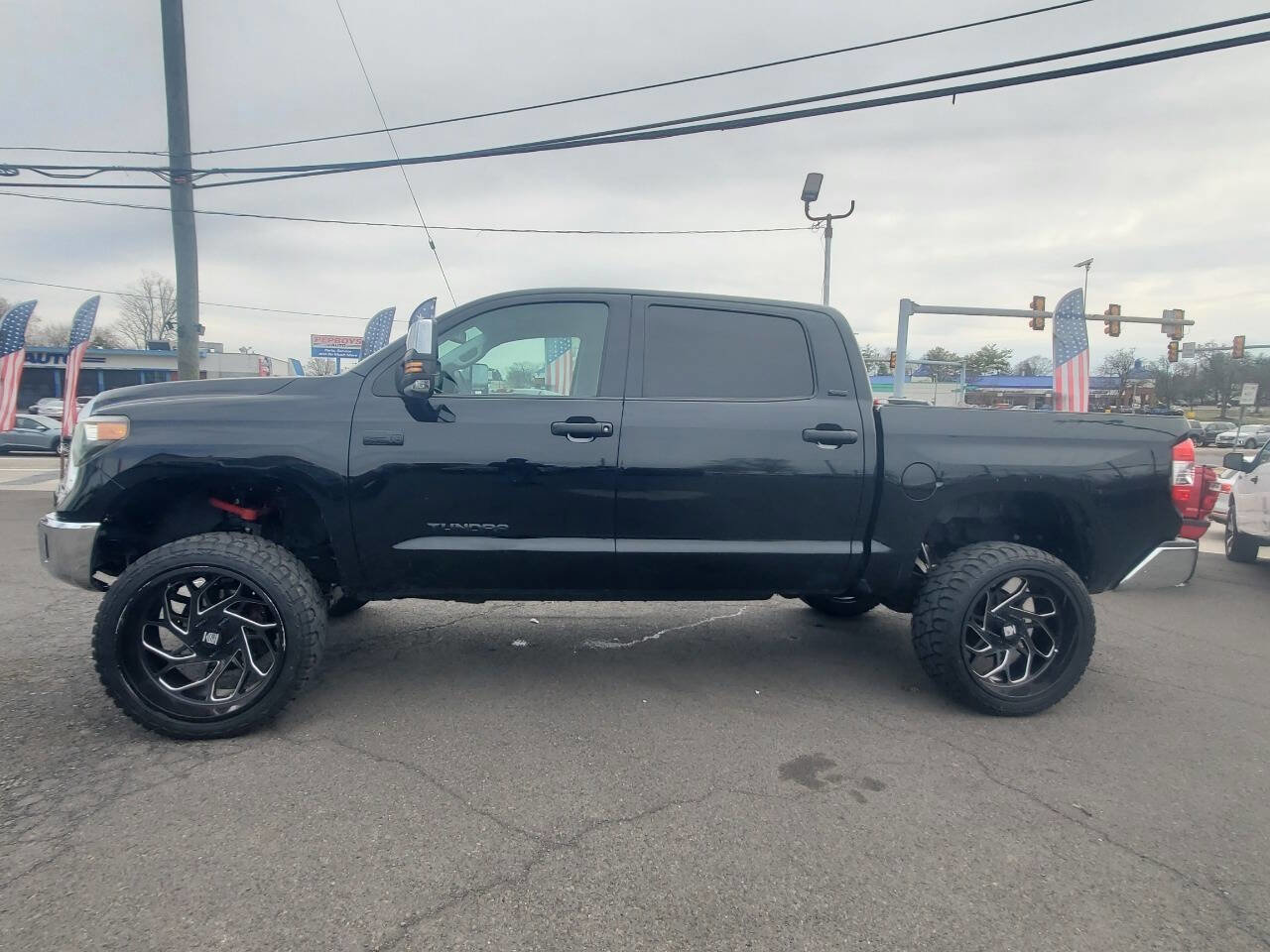 Used 2019 Toyota Tundra SR5 w/ SR5 Upgrade Package image 4