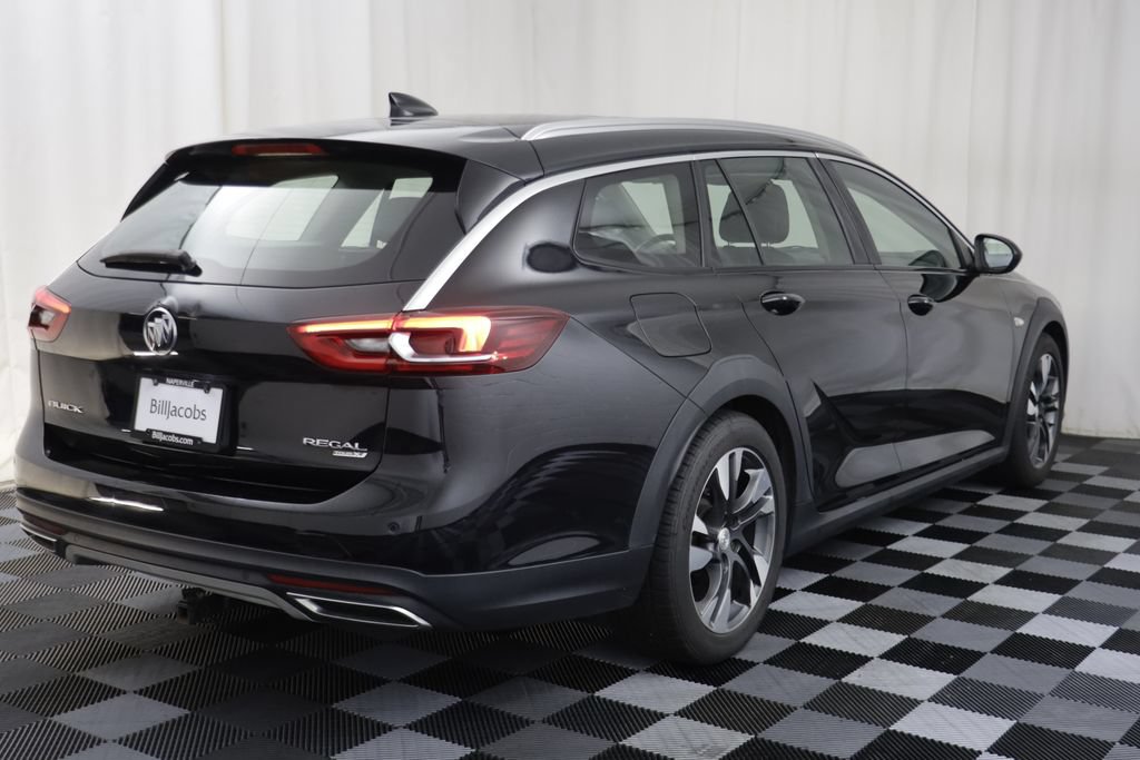 Used 2018 Buick Regal Essence w/ Driver Confidence Package #1 AWD/4WD image 16