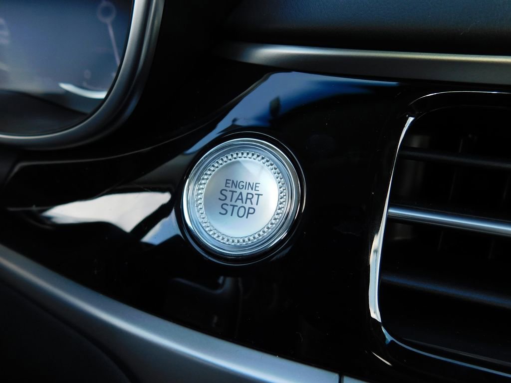 Used 2026 Genesis G70 2.5T Prestige image 20