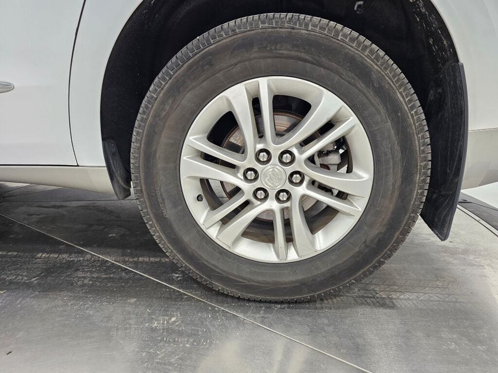 Used 2020 Buick Enclave Essence w/ Sound and Sites Package AWD/4WD image 10
