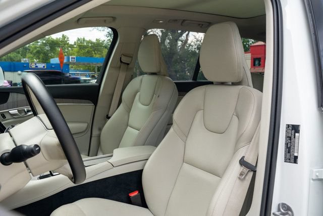 Used 2025 Volvo XC90 T8 Plus w/ Protection Package Premier AWD/4WD image 15