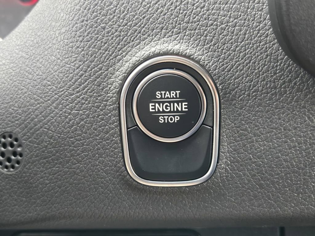 Used 2025 Mercedes-Benz Sprinter 2500 image 19
