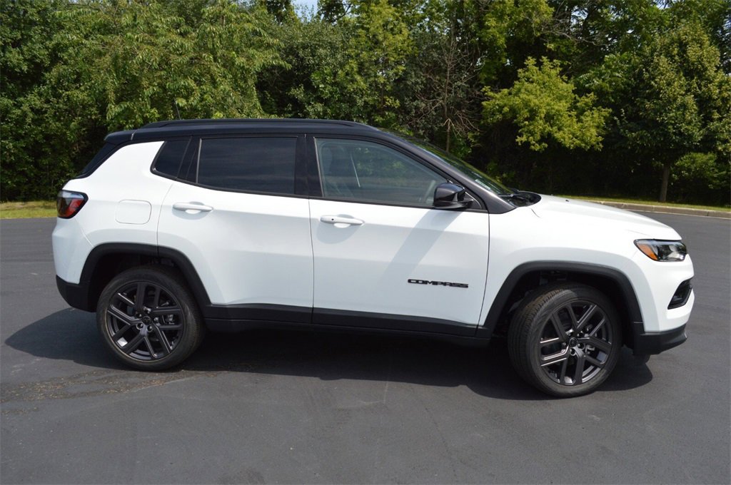 New 2025 Jeep Compass Limited w/ Sun and Sound Group image 3