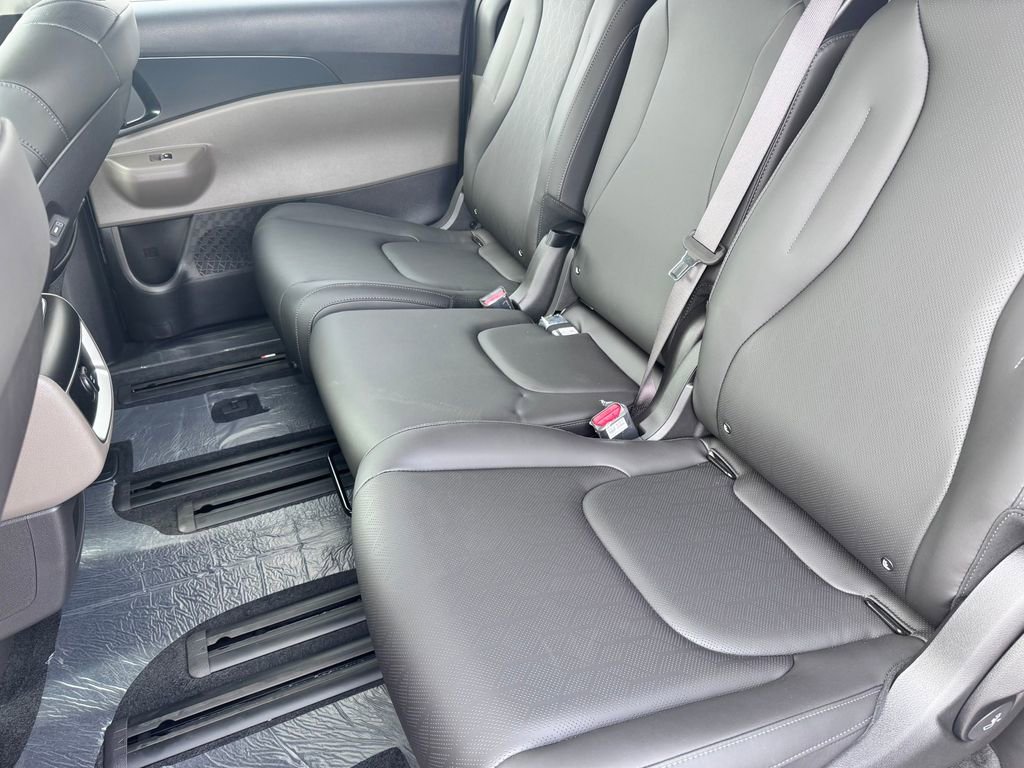 New 2026 Kia Carnival LXS image 27