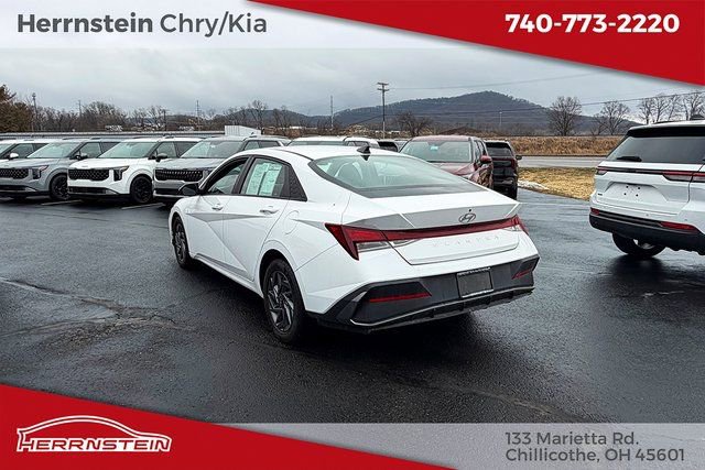 Used 2024 Hyundai Elantra SEL image 5