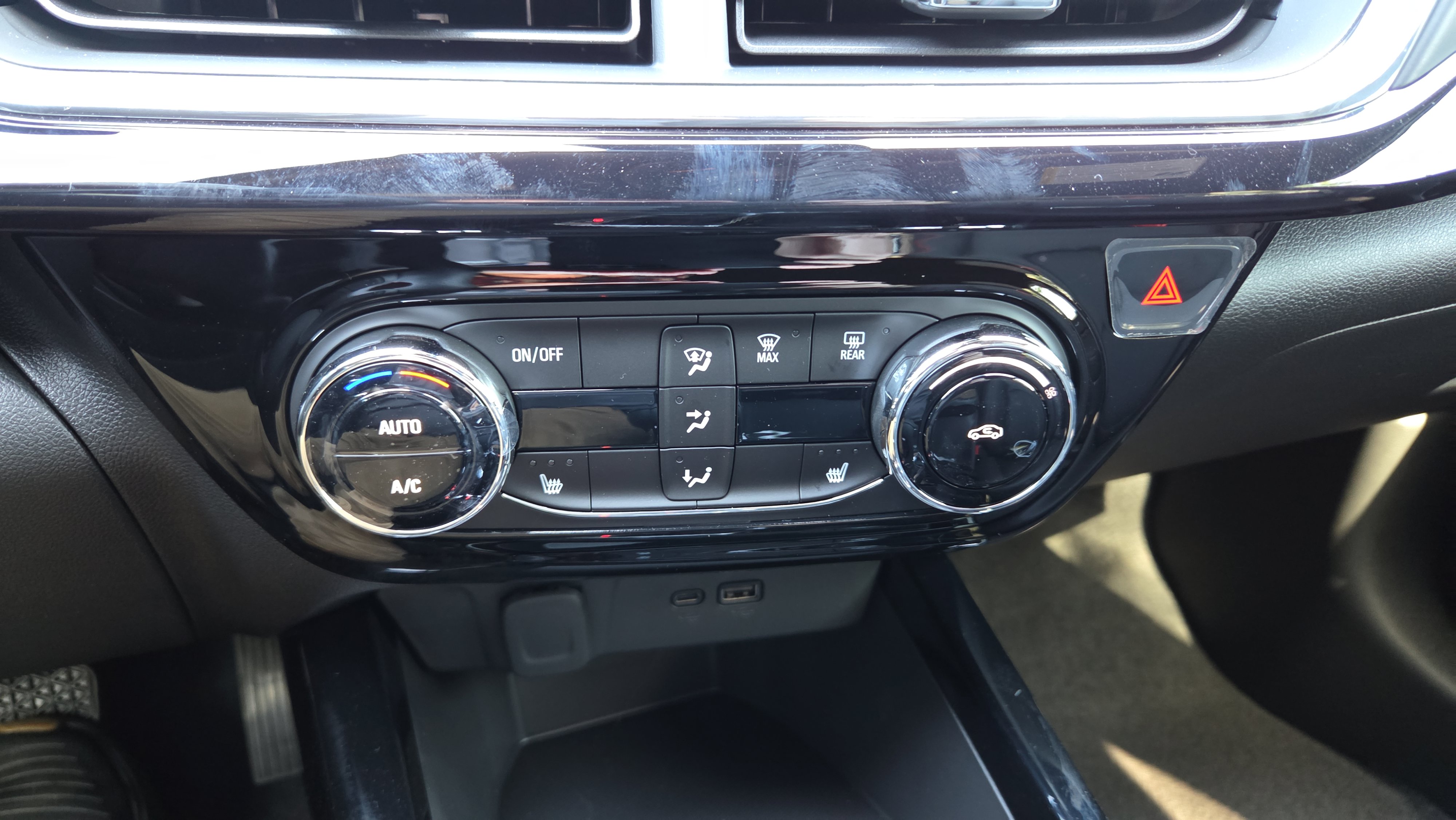 New 2026 Chevrolet Trax RS w/ Driver Confidence Package image 21