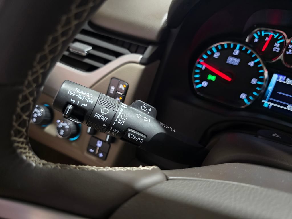 Used 2018 GMC Yukon SLT w/ Premium Edition AWD/4WD image 29