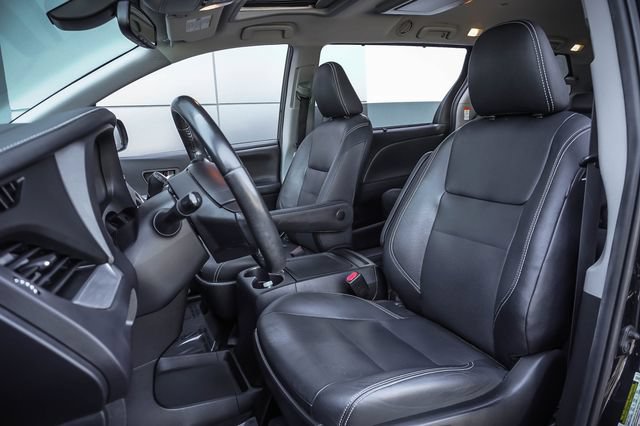 Used 2020 Toyota Sienna SE Premium FWD image 10