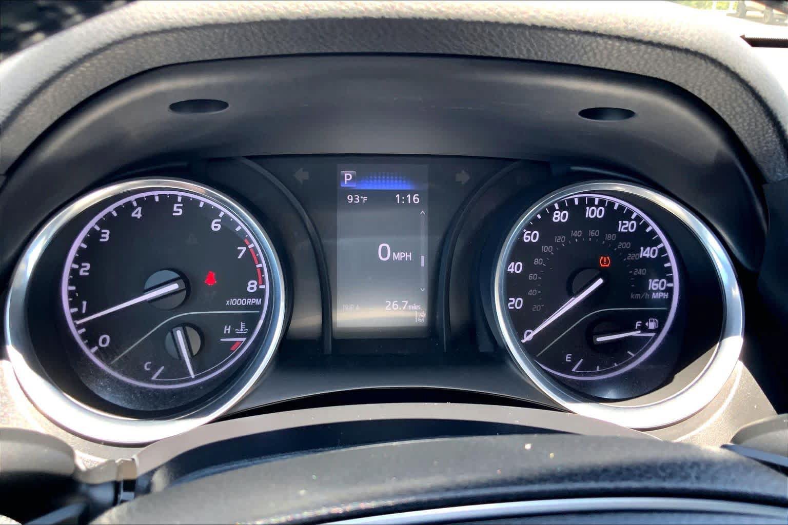 Used 2020 Toyota Camry SE FWD image 25