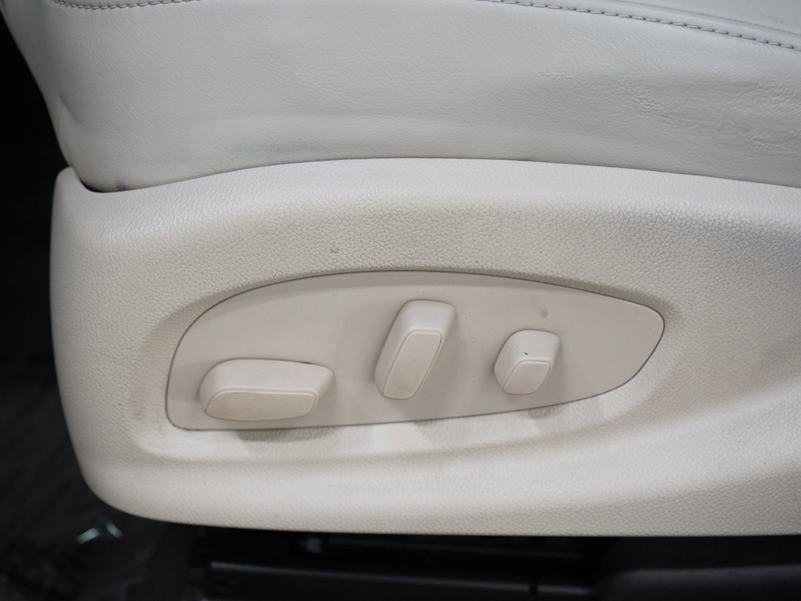 Used 2015 Buick LaCrosse Premium w/ Driver Confidence Package #1 FWD image 22