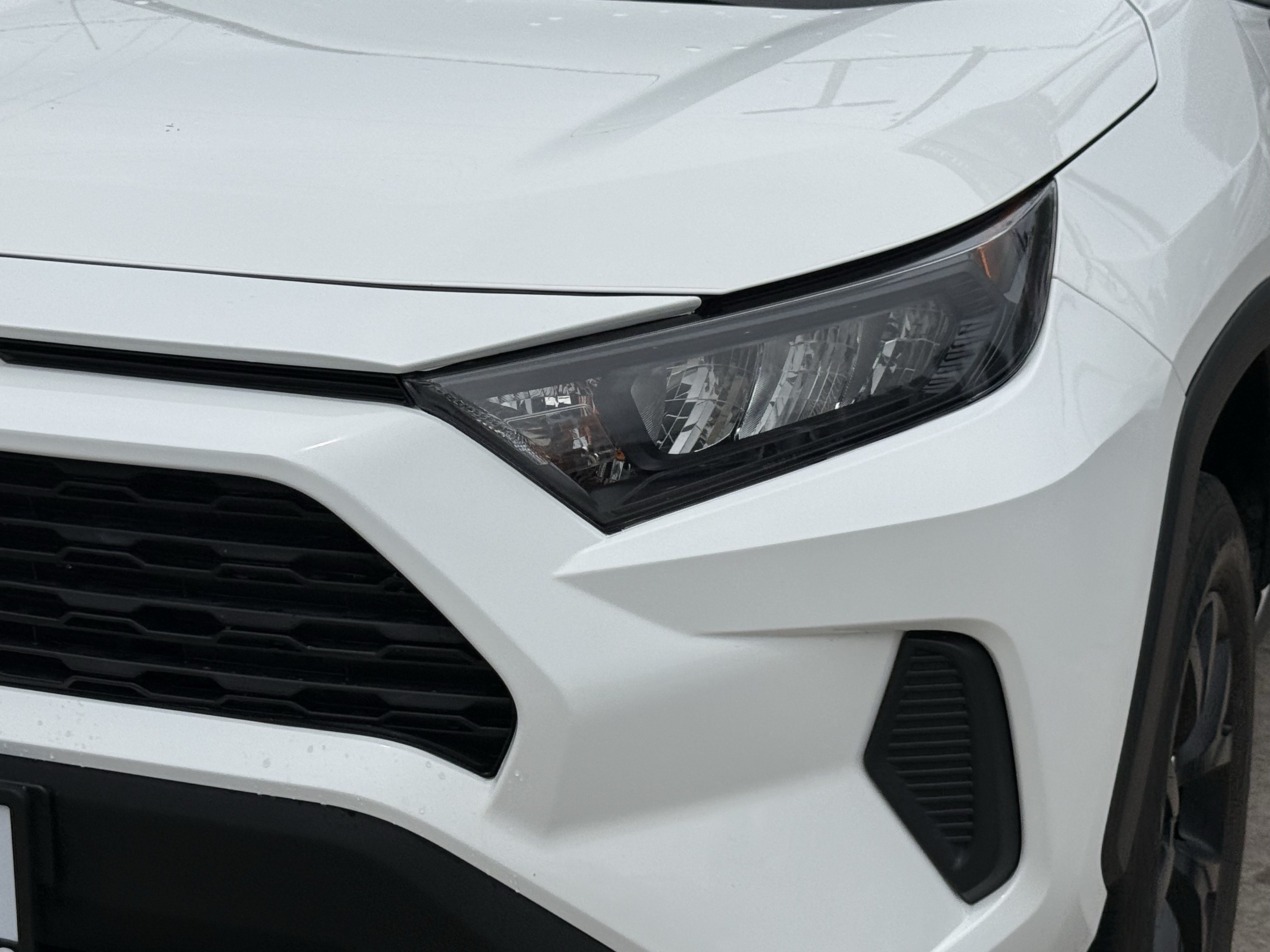 Used 2022 Toyota RAV4 LE FWD image 11