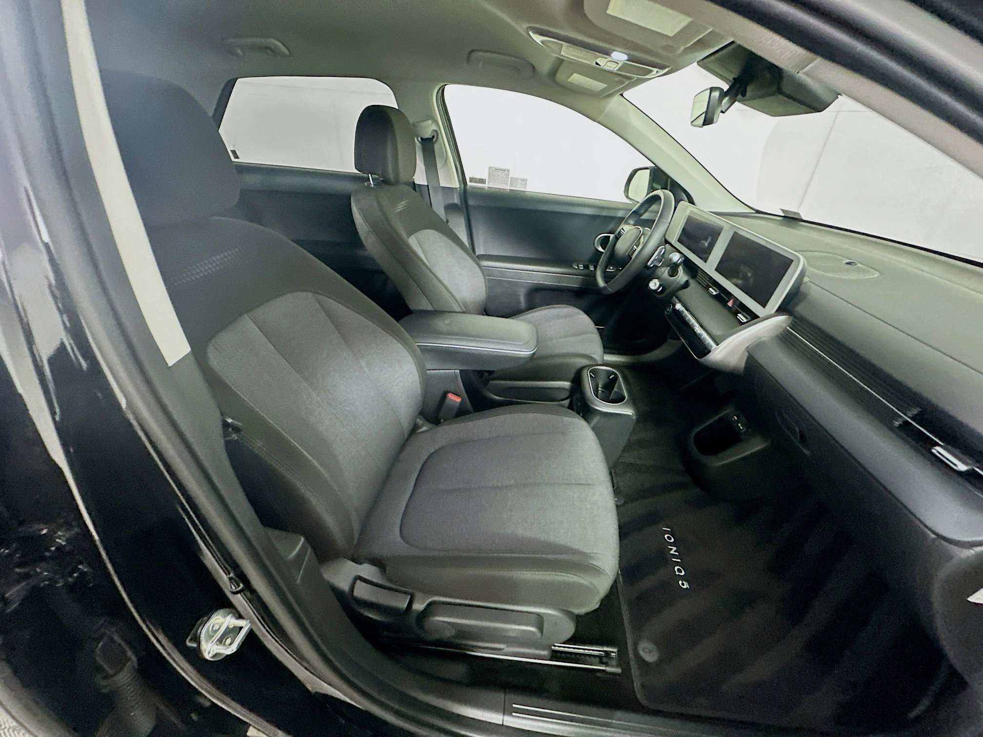 Used 2024 Hyundai Ioniq 5 SEL image 30