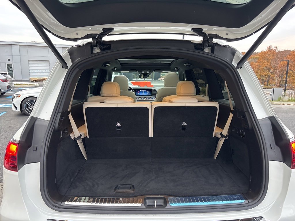 Used 2025 Mercedes-Benz GLS 450 4MATIC image 9