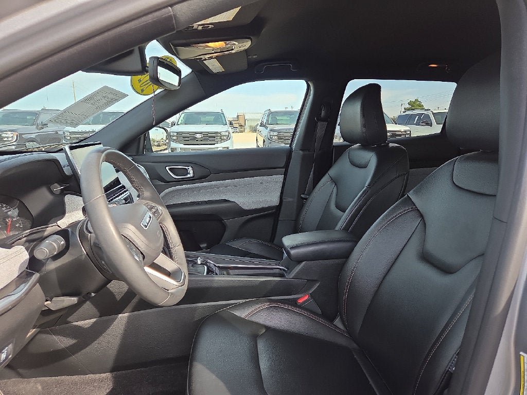 Used 2024 Jeep Compass Latitude AWD/4WD image 23