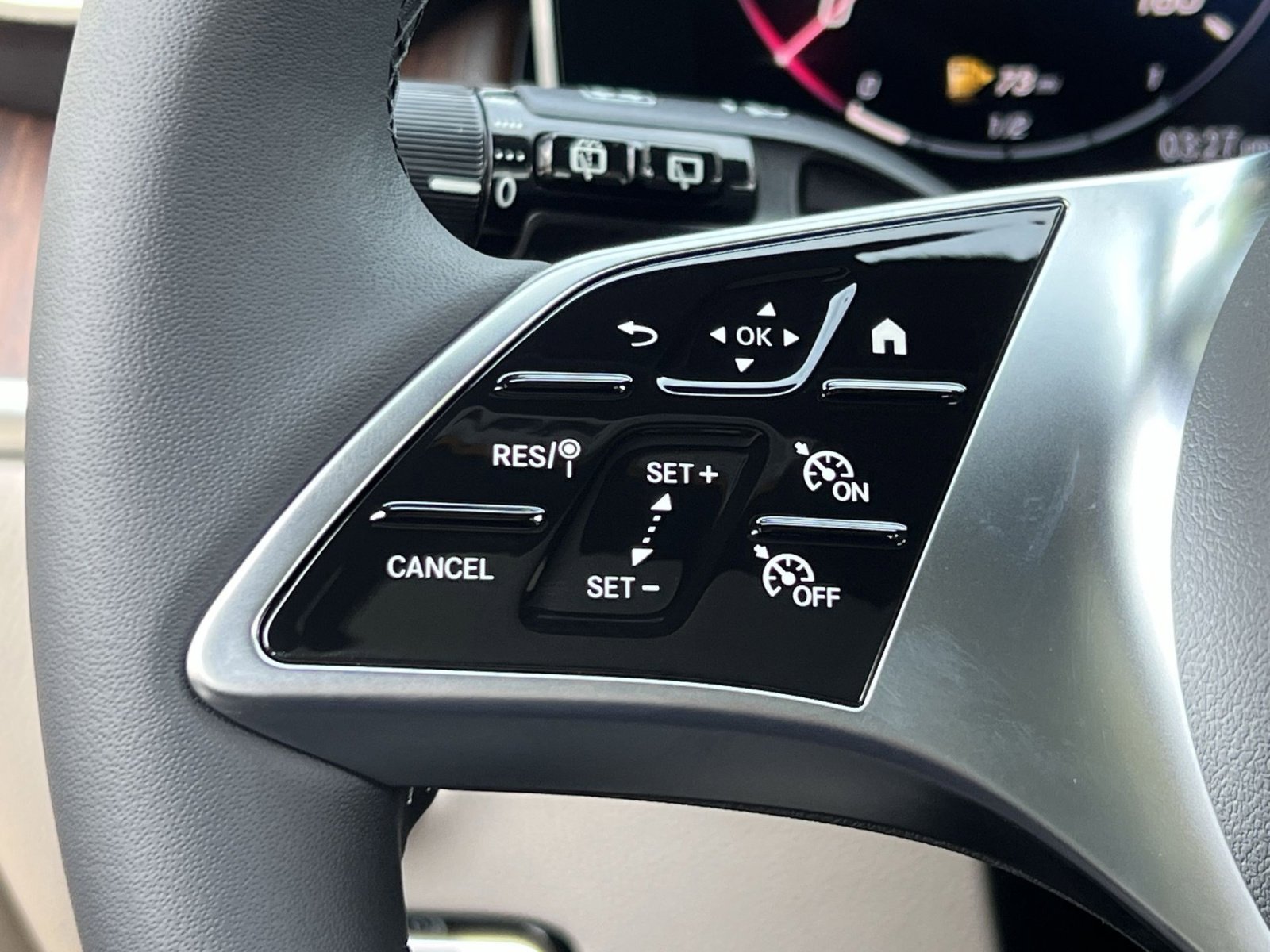 Certified 2025 Mercedes-Benz GLC 300 4MATIC image 30