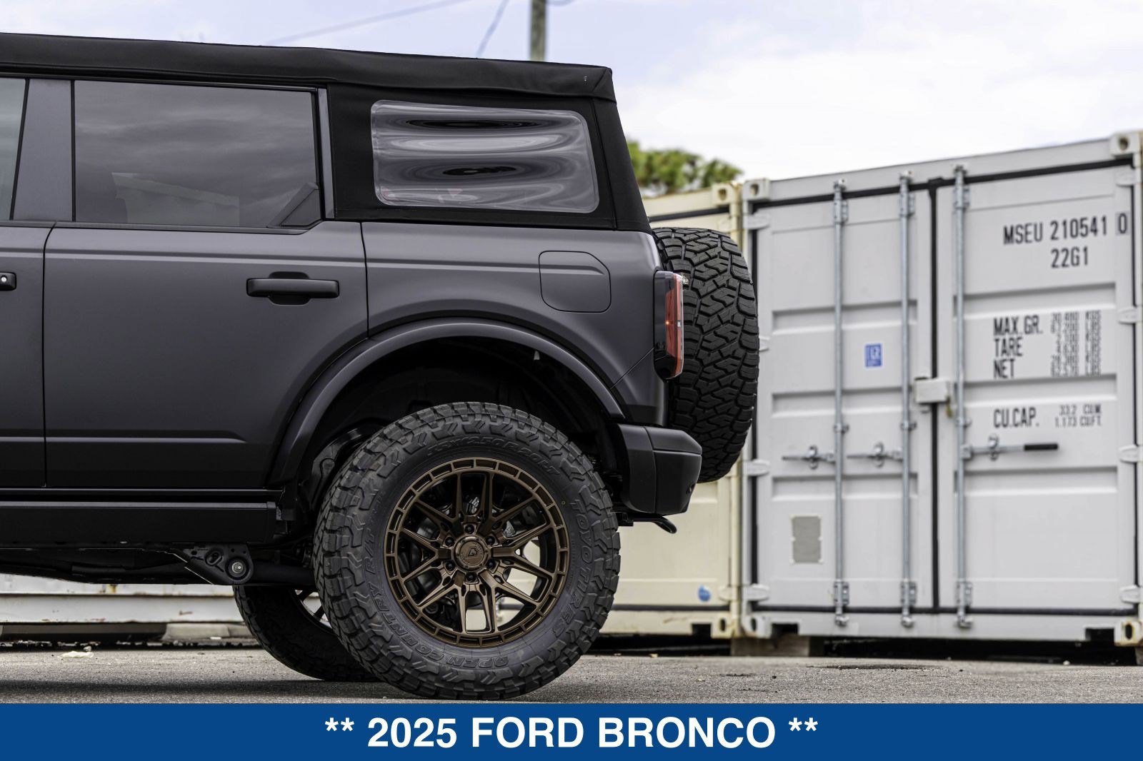 Used 2025 Ford Bronco Badlands AWD/4WD image 38
