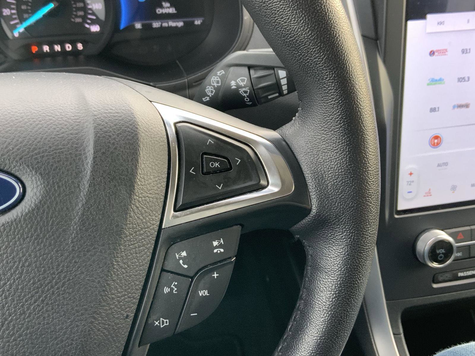 Used 2024 Ford Edge SEL image 30